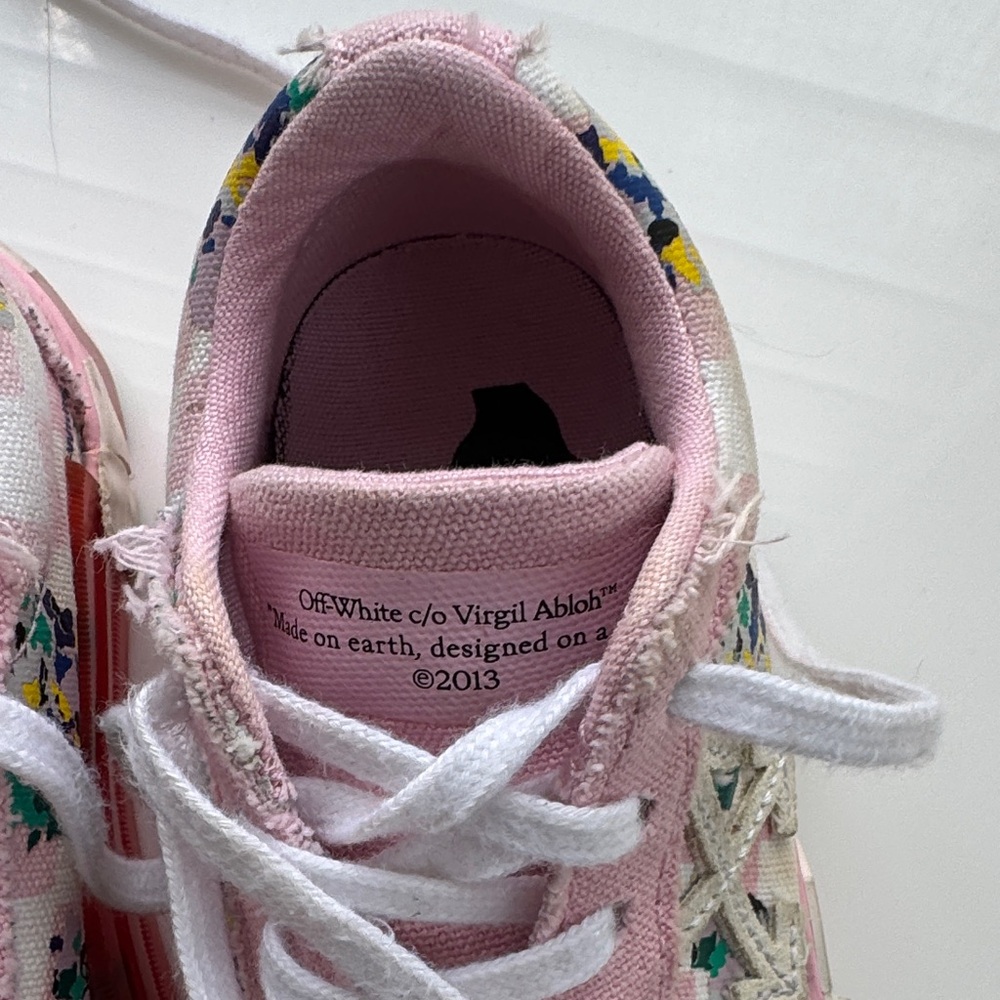 Off-White Vulcanized lace up Kids Pink Canvas Sneakers - Picture 9 of 13